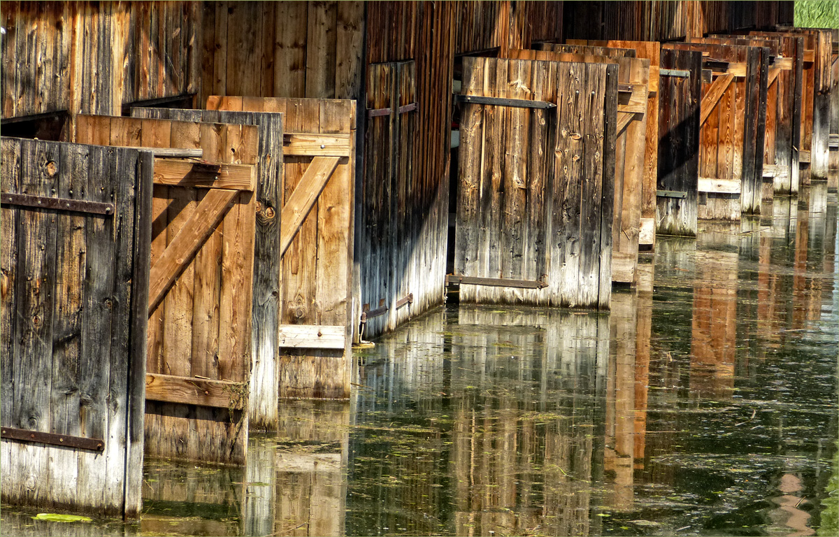 HOCHWASSER BEIM BOOTSHAUS