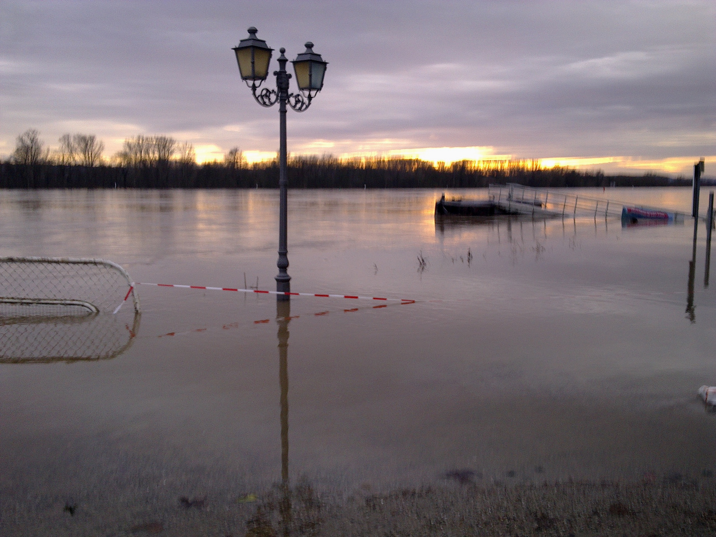 Hochwasser Eltville am Rhein 2011