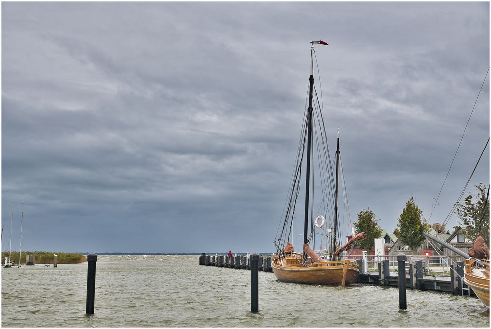 Hochwasser im Hafen Ahrenshoop