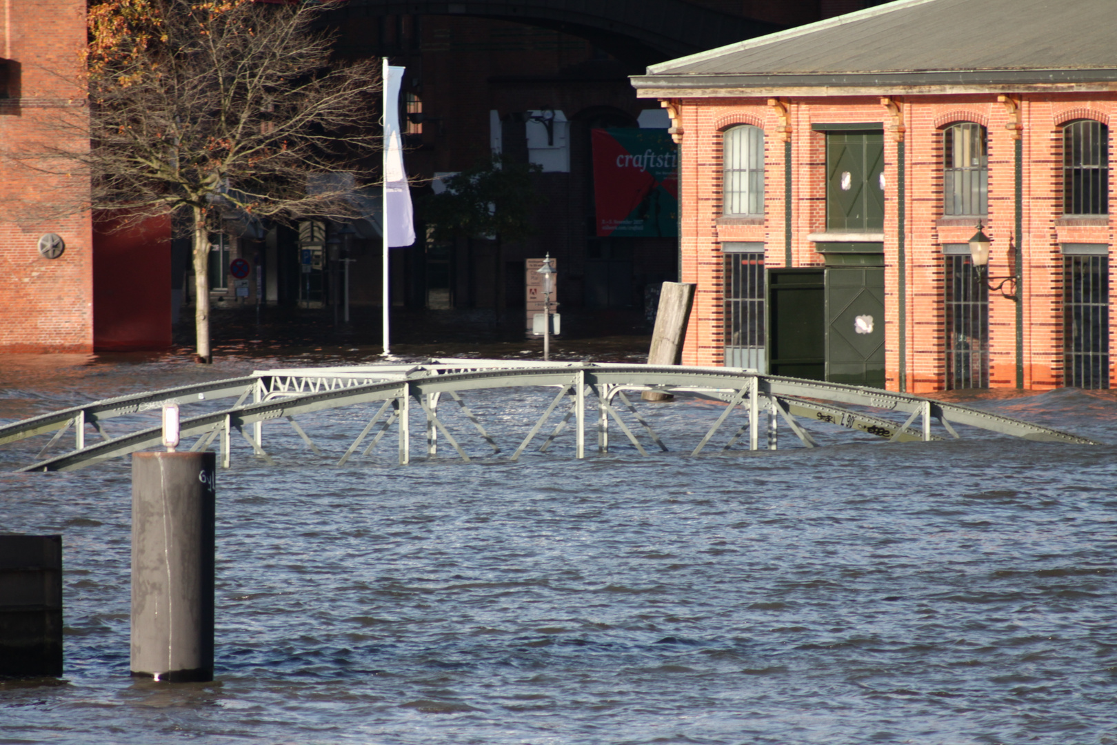 Hochwasser In Hamburg Foto Bild Sonne Hamburg Hafen Bilder