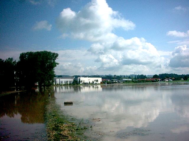 *Hochwasser* "Strasse" zwischen Altusried und Krugzell