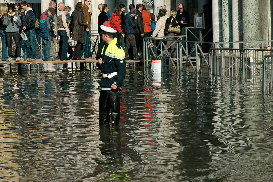 Hochwasserpolizei