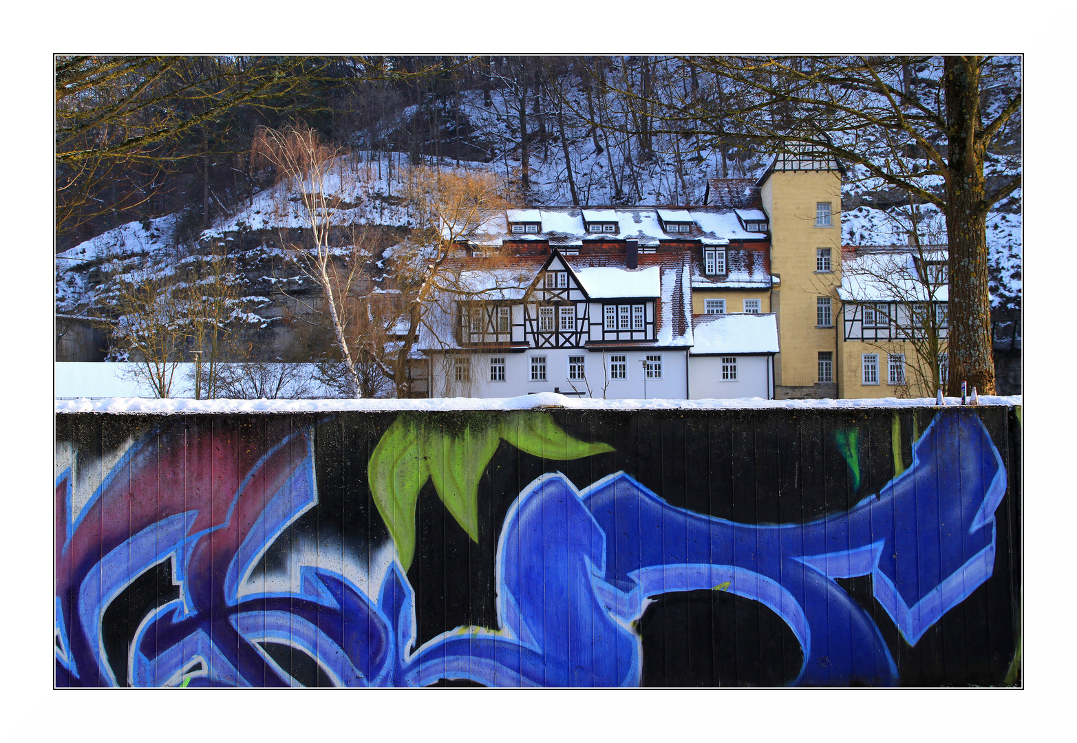 Hochwasserschutzmauer in Rottenburg am Neckar