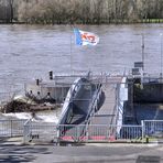 Hochwasserzeichen am Rhein