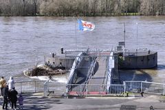 Hochwasserzeichen am Rhein