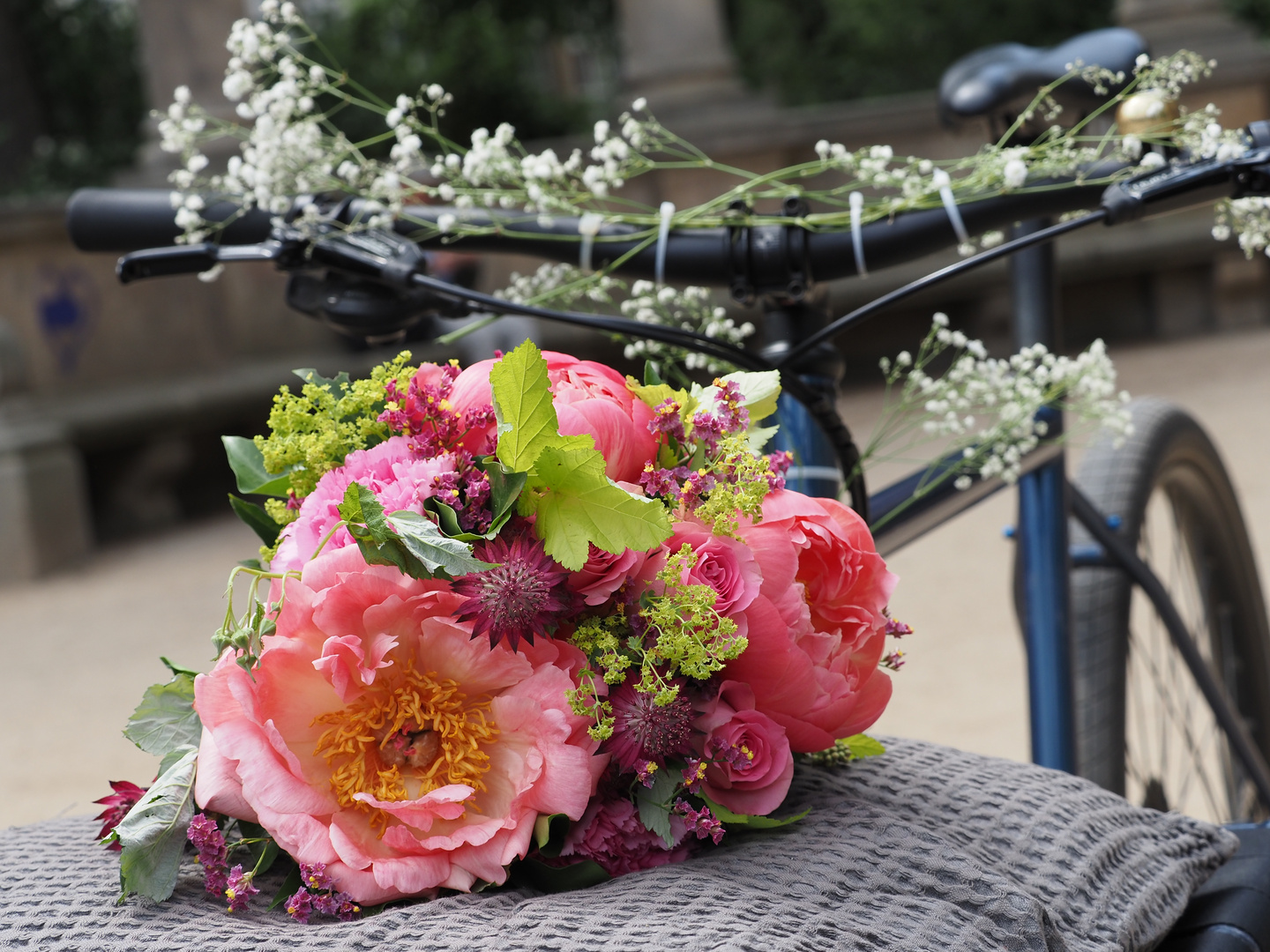 HochZeit - ein Strauß bunter Blumen - P6020084