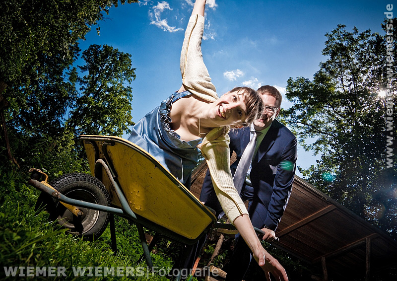 Hochzeit Haus Tornow am See in Brandenburg von Hochzeitsfotograf Nils Wiemers mit Hensel Porty