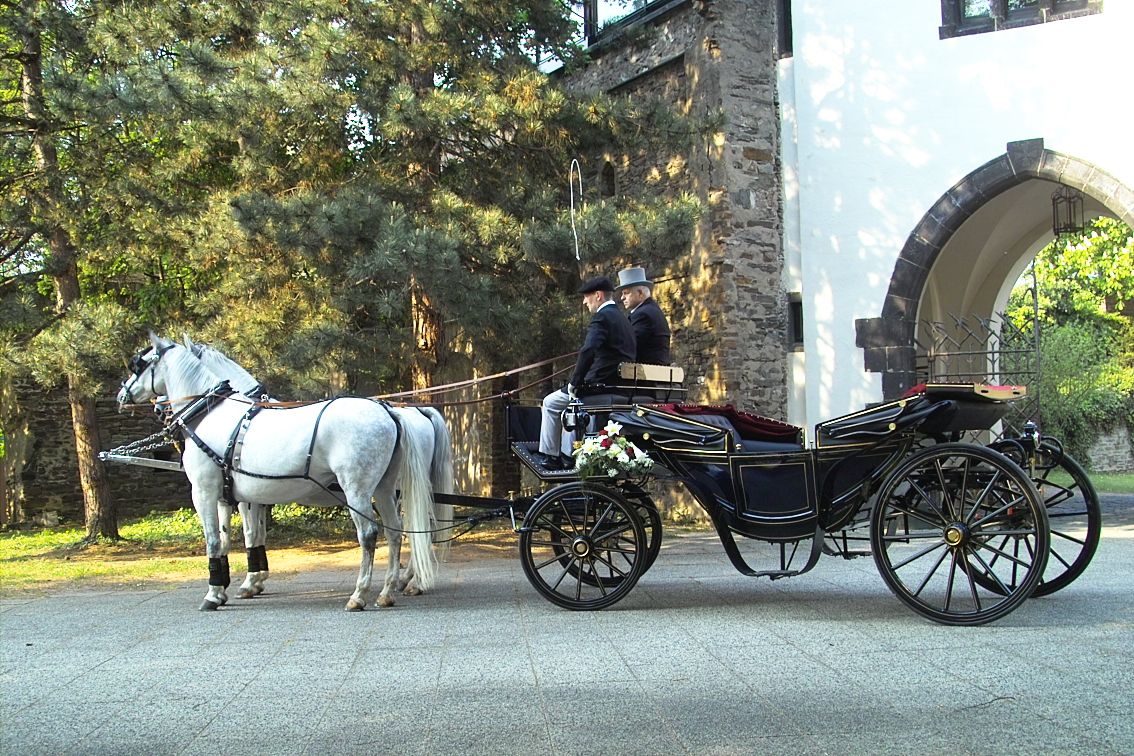 Hochzeitskutsche am Deutschen Eck