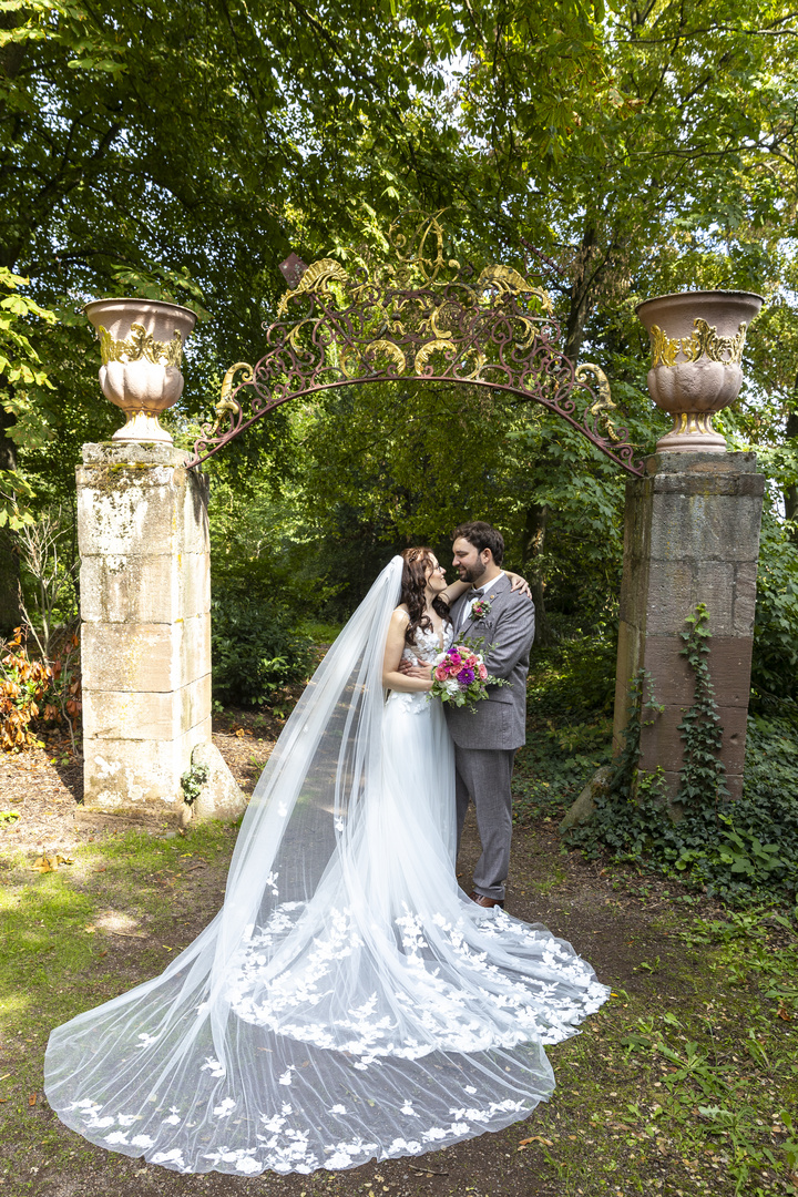 Hochzeitspaar im Schlossgarten Kirchheimbolanden