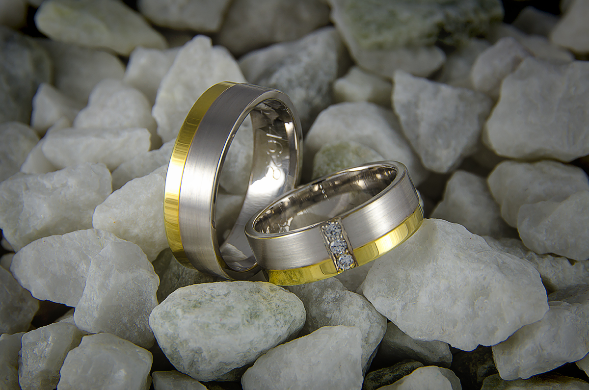 Hochzeitsringe 2 Foto Bild Stillleben Gold Juwelen Schmuck Bilder Auf Fotocommunity