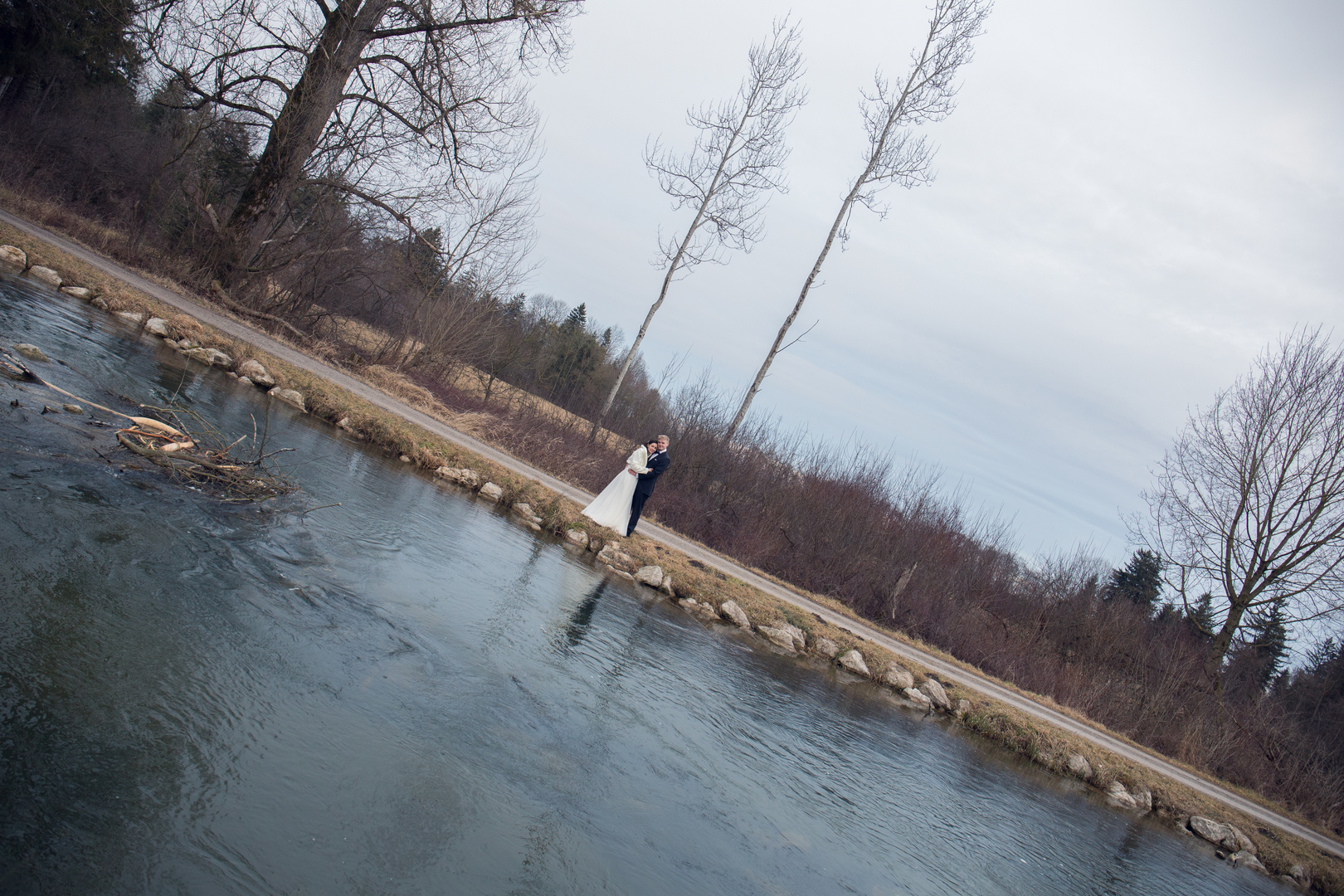 Hochzeitsshooting am Wasser 