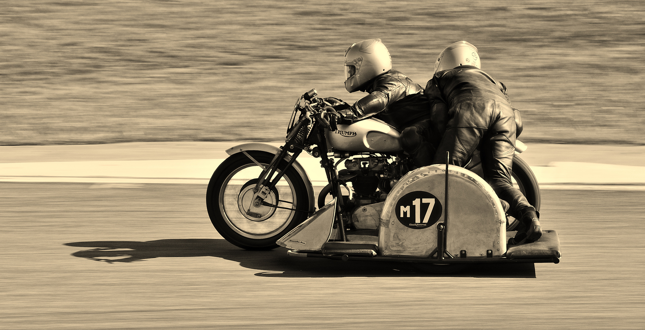 Hockenheim Classics -- TRIUMPH "POsing"