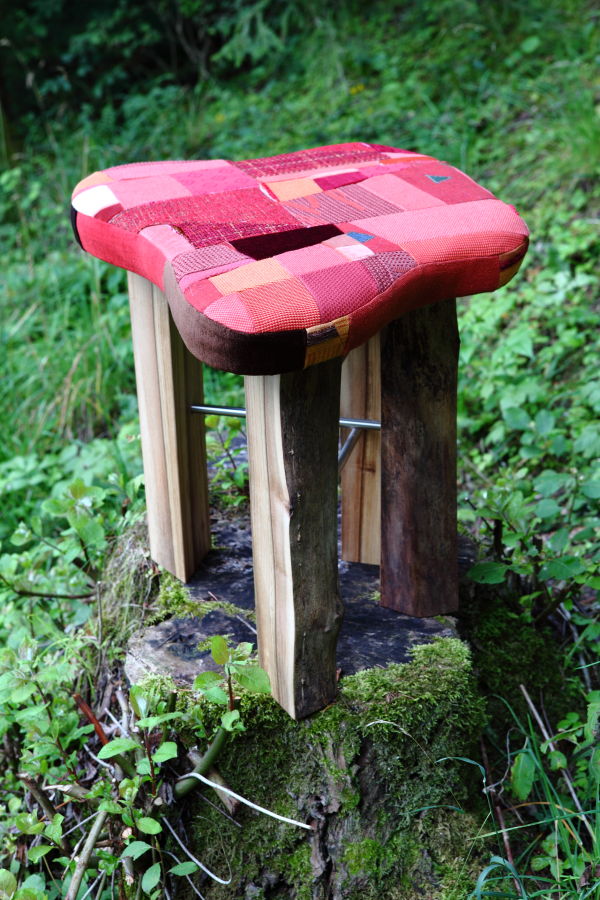 Hocker PATCHxylos in terra / rot .... patchwork / holz (nußbaum) / edelstahl