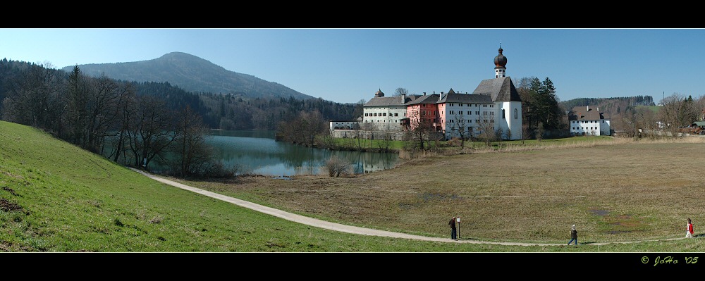 Höglwörther See mit Kloster