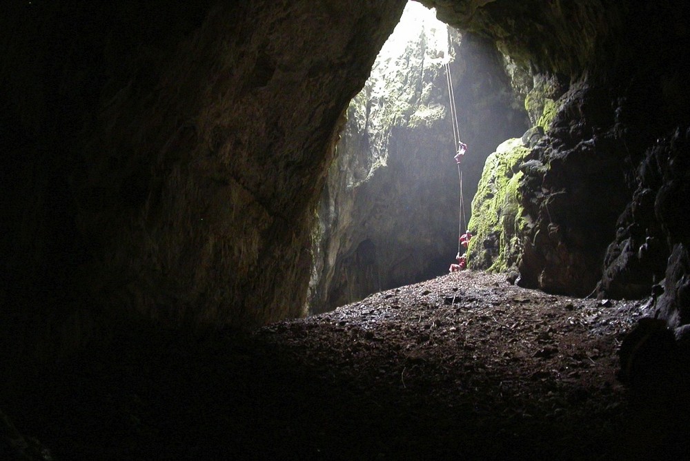 Höhle