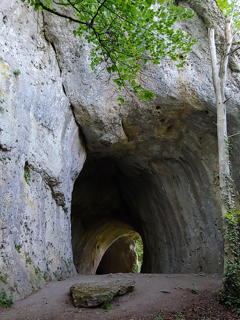 Höhle " Große Scheuer " auf dem Rosenstein 1