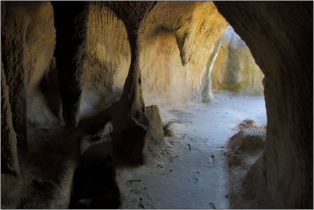Höhle im Parc de la Préhistoire, Tarascon, FR.