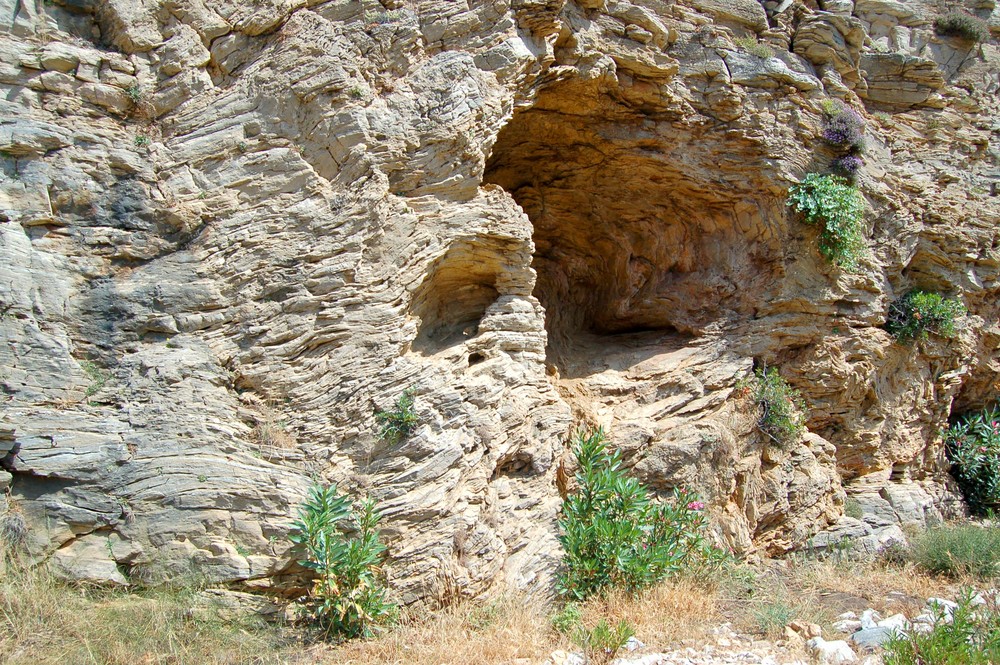 Höhle in der Charakas-Schlucht