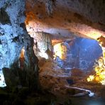 Höhle in der Halong Bay