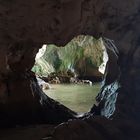 Höhle mit der Aussicht aus Herz