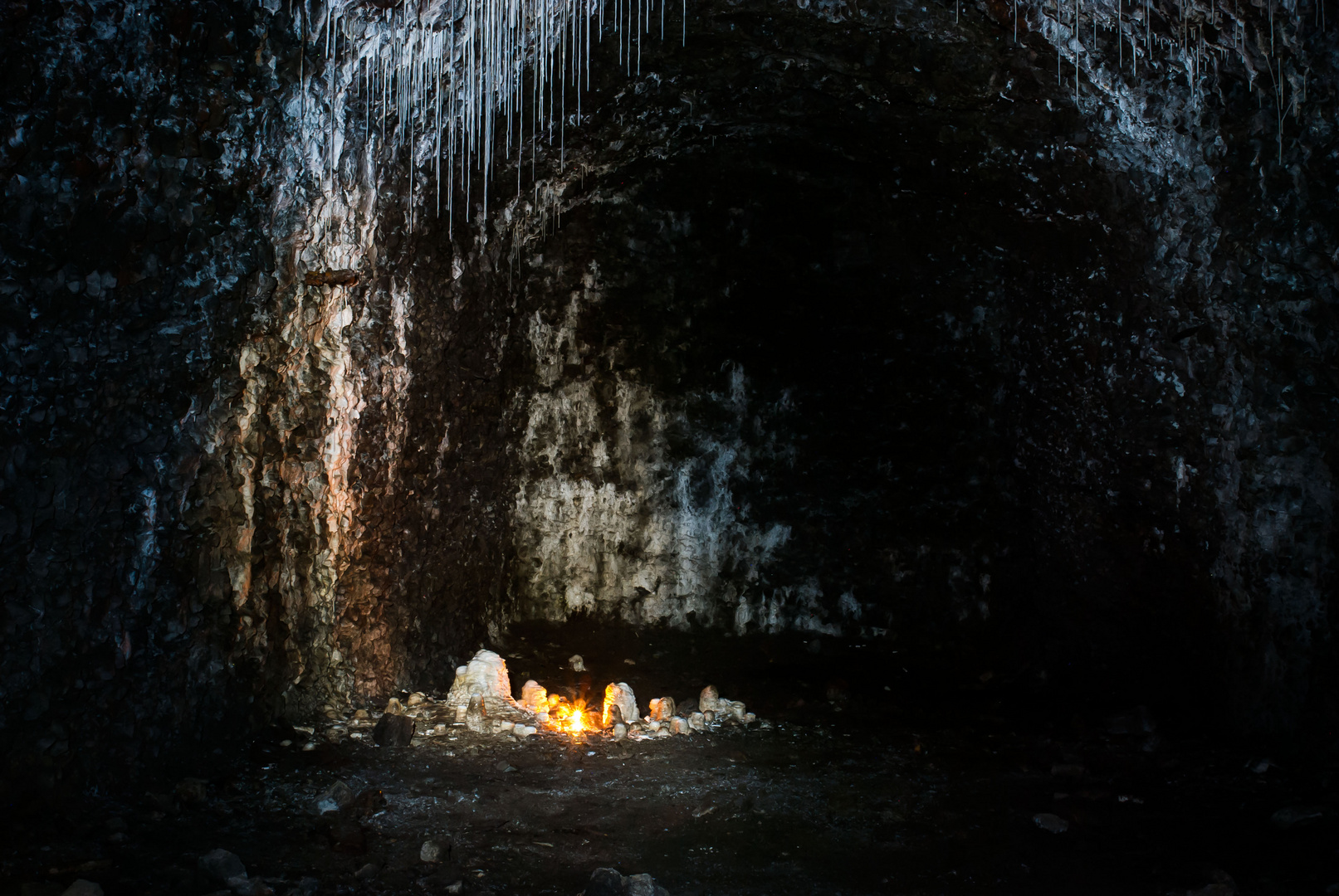 Höhle oder Bunker?