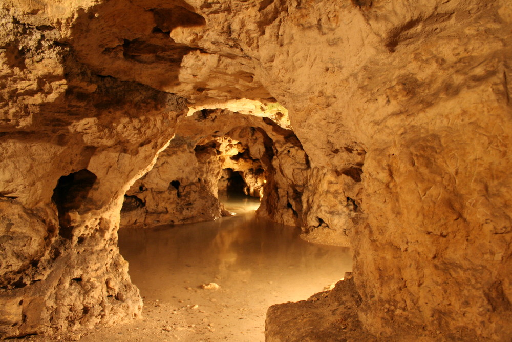 Höhle unter der Stadt Tapolca Ungarn