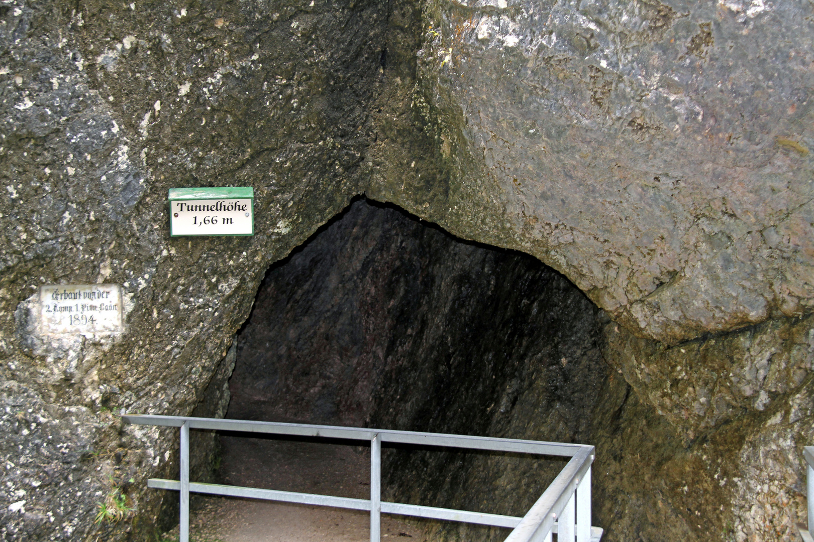 Höhlendurchgang in der Almbachklamm im Berchtesgadener Land