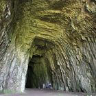 Höhleneingang der Grotte du chateau de la roche - France-Jura