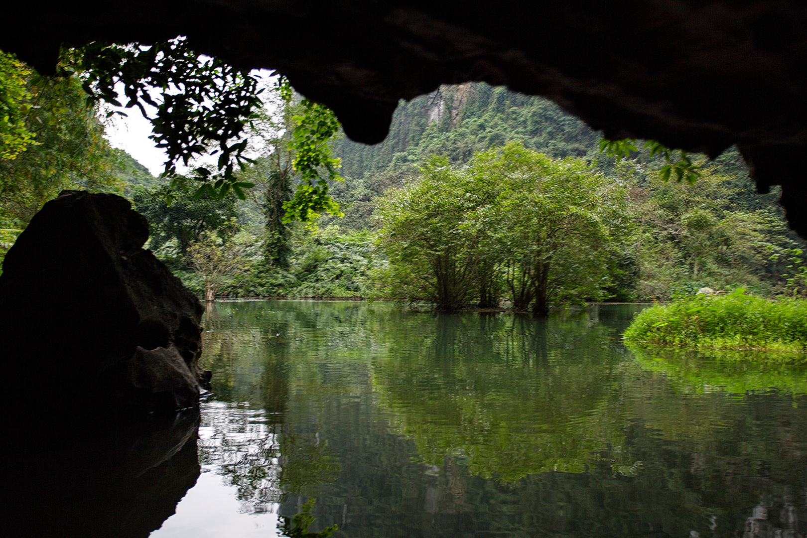 Höhlenfahrt in der Trockenen Halongbucht