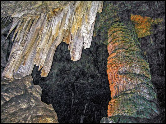 HÖHLENSPAZIERGANG....