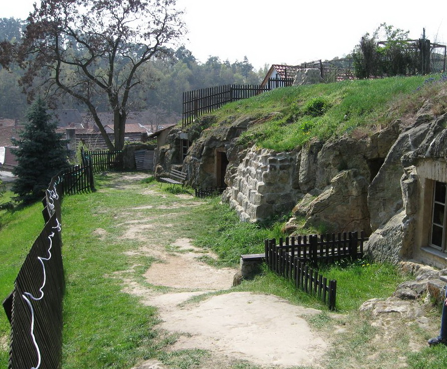 Höhlenwohnungen bei Langenstein