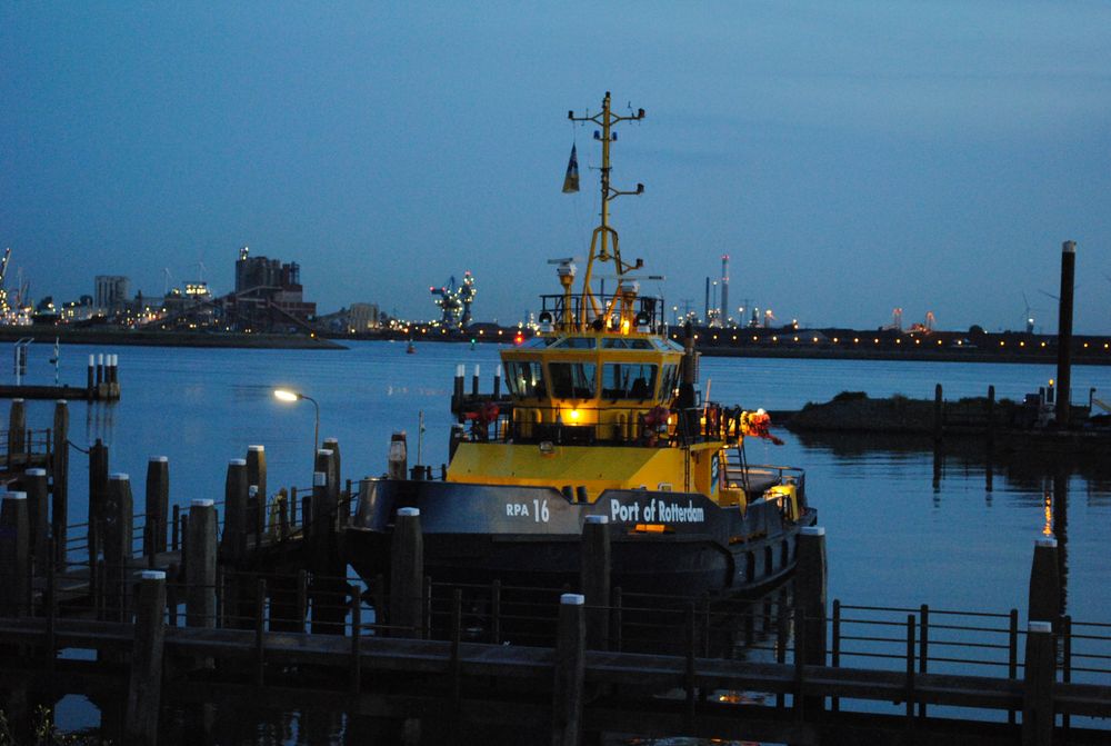 Hoek van Holland, Lotzenboot im Hafen Foto & Bild schiffe und seewege, verkehr & fahrzeuge