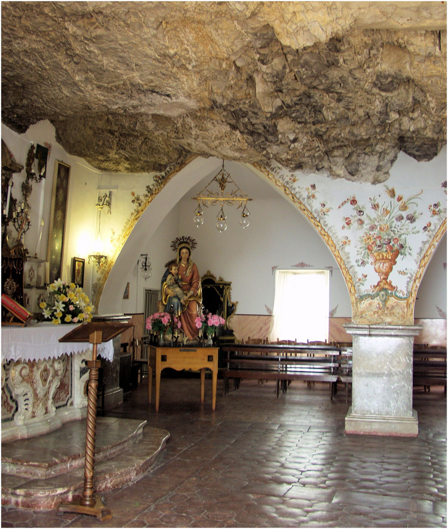 Hölenkirche oberhalb Taormina