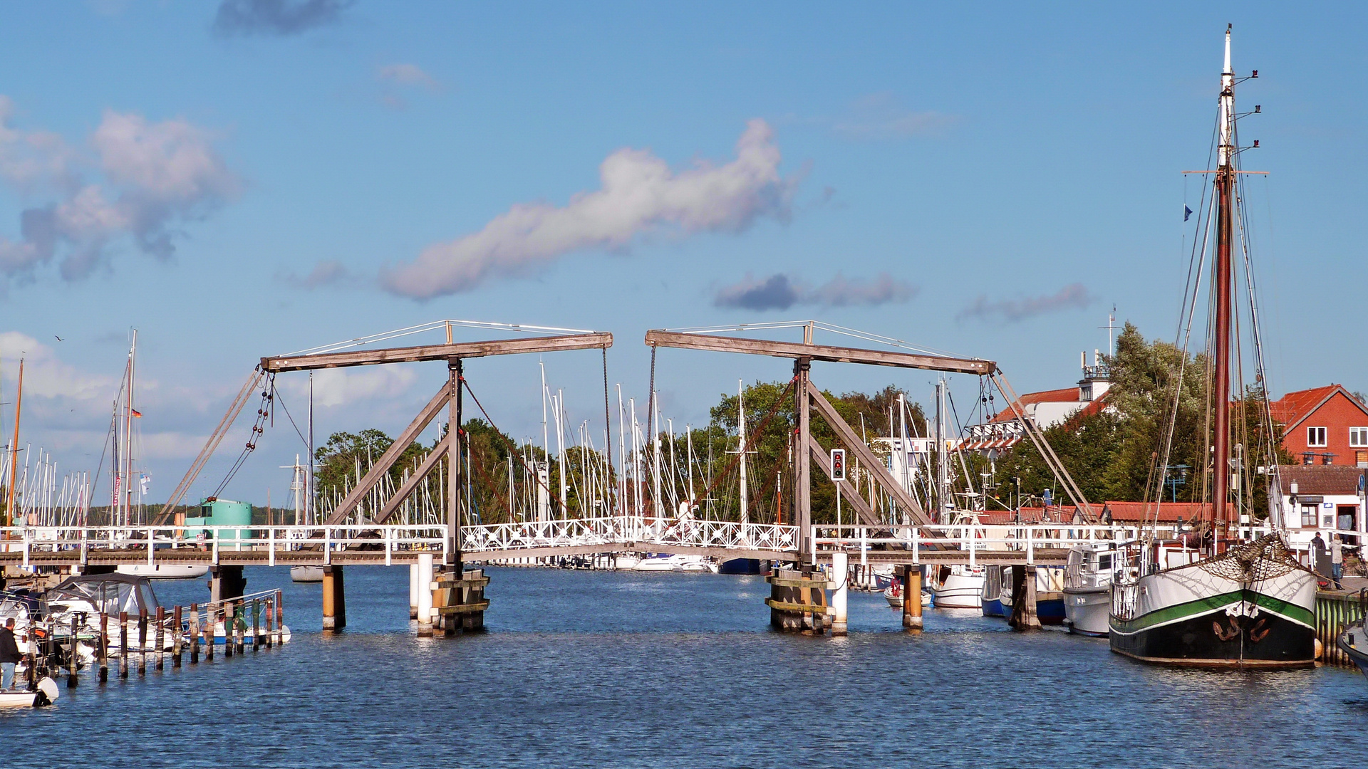 Hölzerne Doppel-Waagebalken-Brücke in Wieck