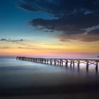 Hölzerner Steg am Strand von Alcudia/Playa de Muro bei Sonnenaufgang