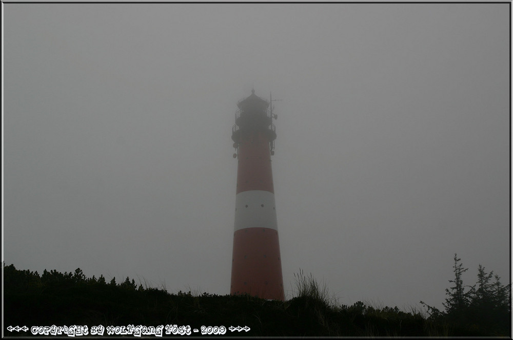 Hörnumer Leuchtturm im Seenebel