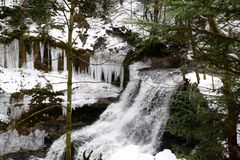 Hörschbach-Wasserfall im Winter