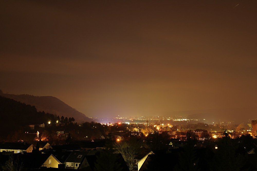 Höxter und Holzminden im Weserbergland bei Nacht