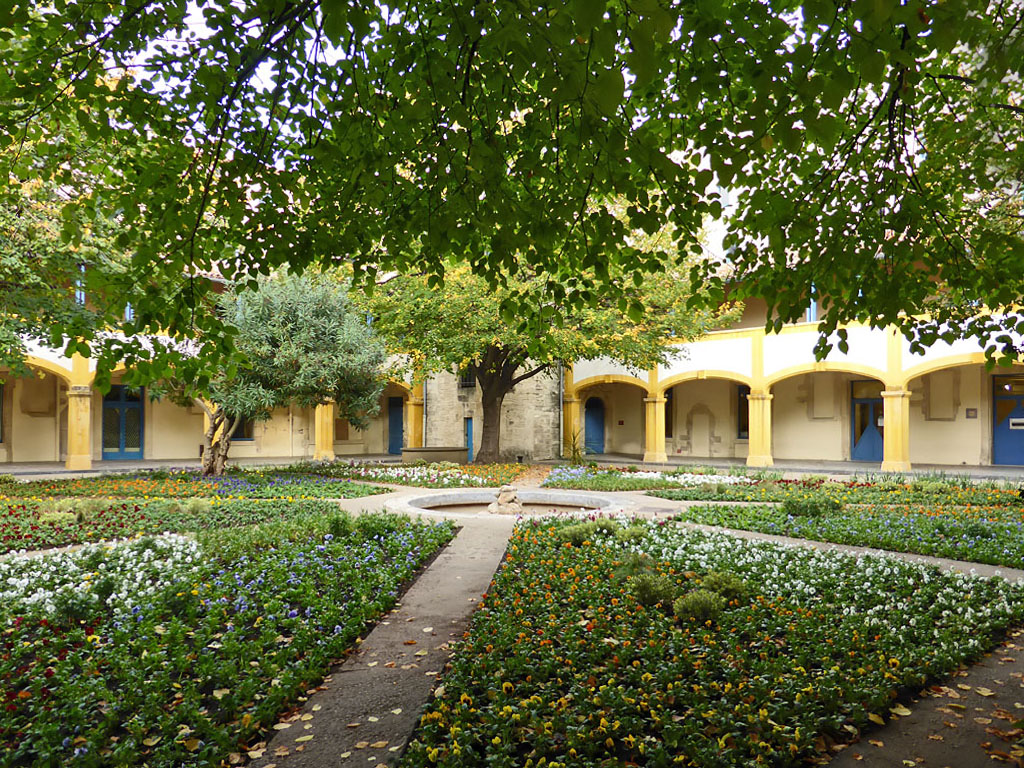 Hof des Krankenhauses in Arles (nach Vincent van Gogh)