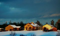 Hof in der Winterlichen Abendsonne