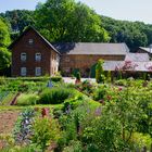 Hof mit Bauerngarten