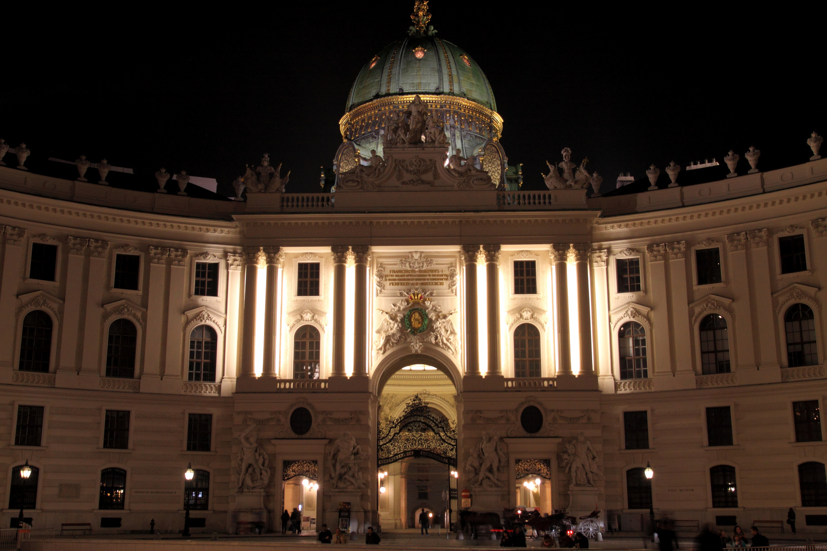 Hofburg blick vom Michaelerplatz