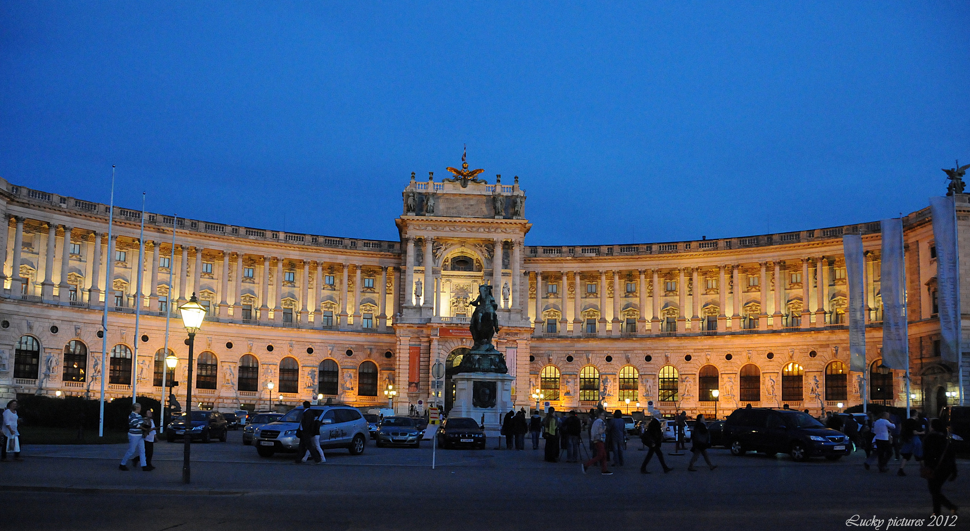 Hofburg in blau