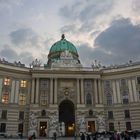 HOFBURG IN DER ABENDDÄMMERUNG