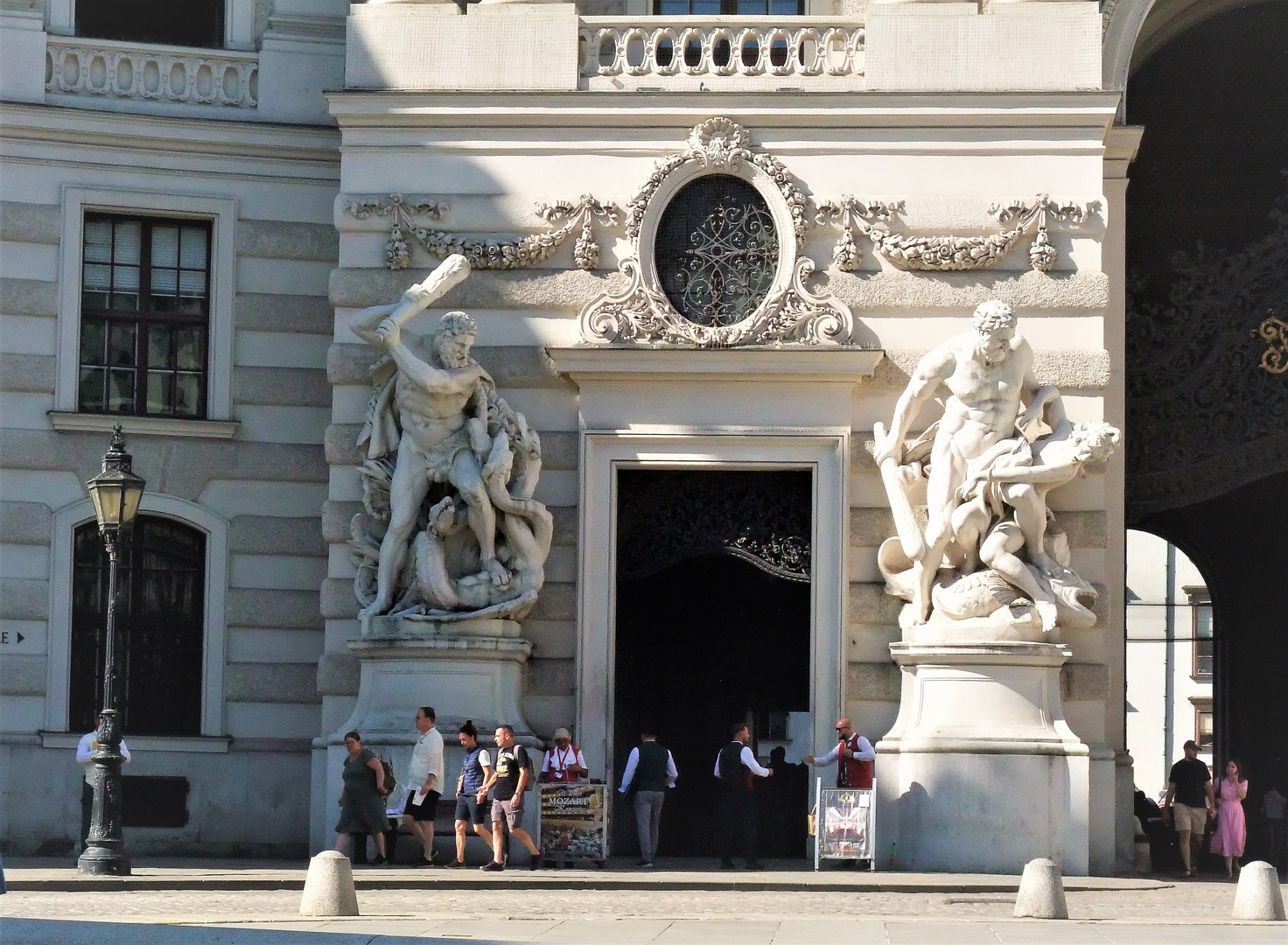 HOFBURG in WIEN   (2)