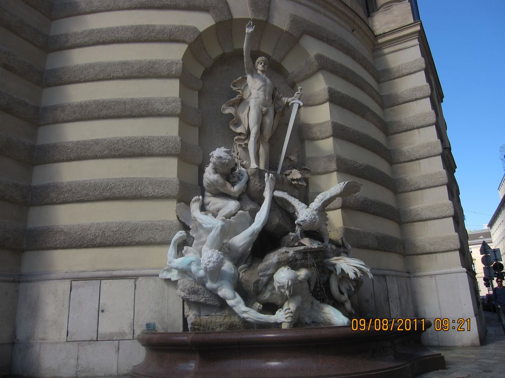 Hofburgbrunnen Sieg zu Lande