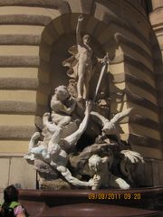 Hofburgbrunnen Sieg zu Lande