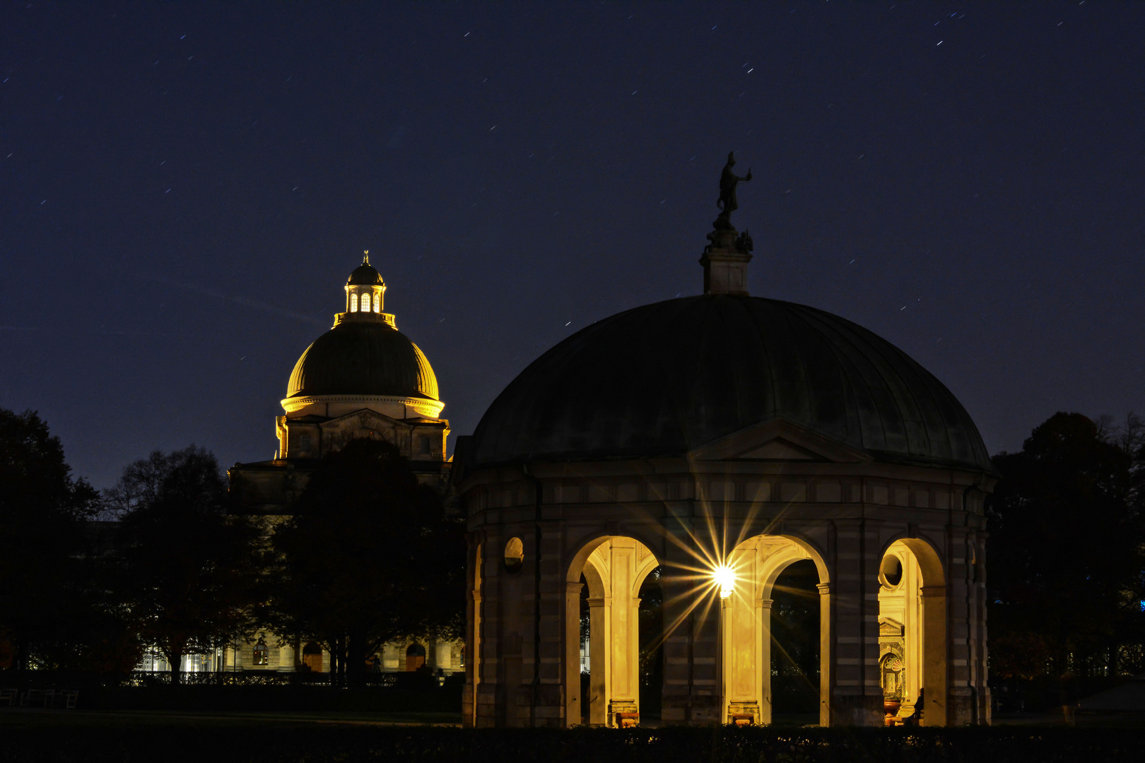 Hofgarten by night