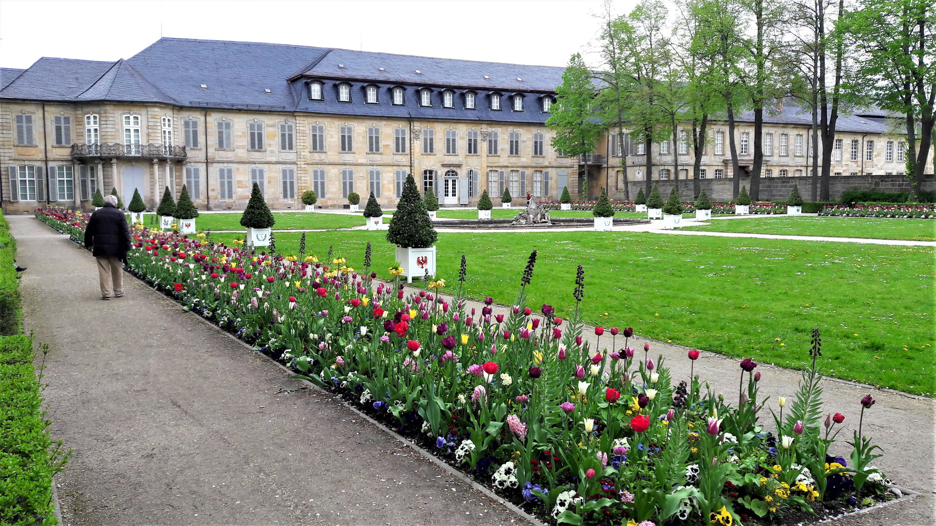 Hofgarten hinterm neuen Schloss mitten in Bayreuth