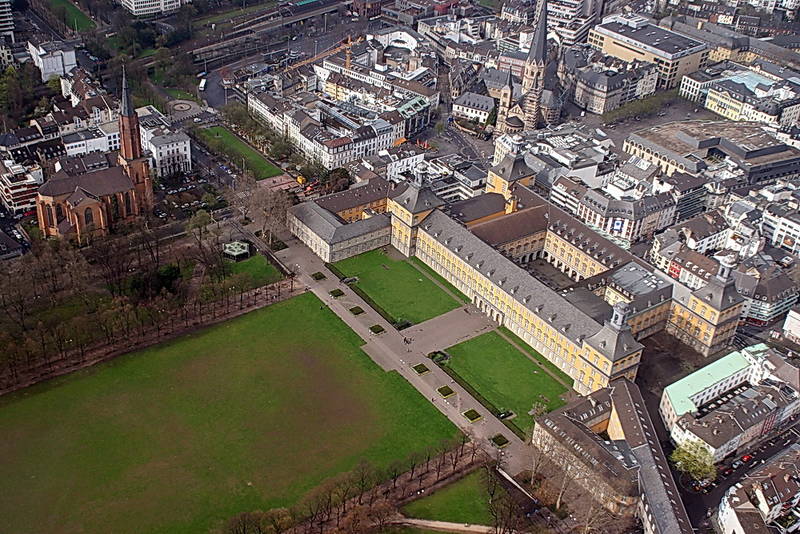 Hofgarten, nicht das Schloß Poppelsdorf